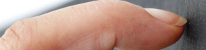 Un ongle sur le tableau