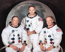 Les trois astronautes qui conquirent la Lune&nbsp;: Neil Armstrong (commandant), Michael Collins, Buzz Aldrin (pilote du module lunaire)