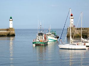 Phares d'entrées de port du Palais à Belle-île Phares d'entrées de port du Palais à Belle-île
