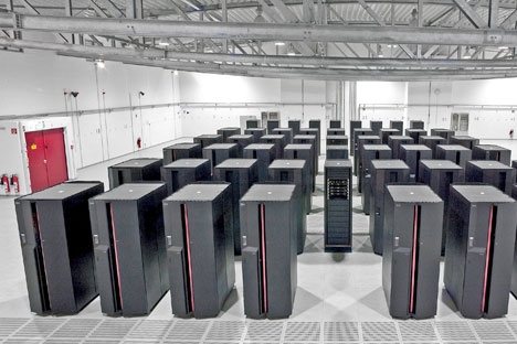 Salle remplie de serveurs