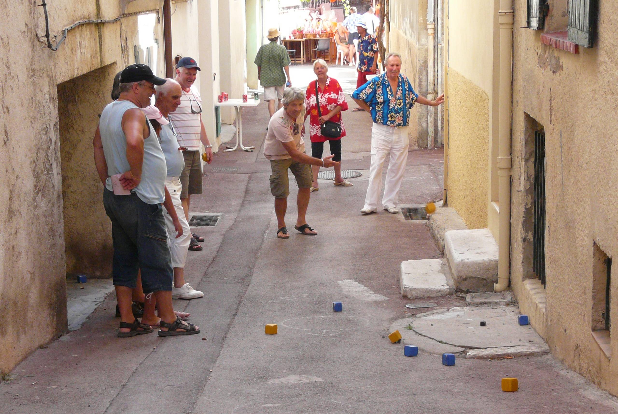Pétanque à boules carrées
