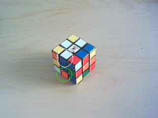 Le demi tour a échangé les deux bords, le bord bleu est bien placé et le bord orange est en dessous. 