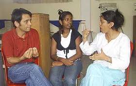 Il y a autant de langues des signes que de langues parlées&hellip; 